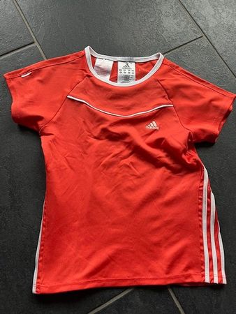 Sport-Shirt Adidas, sehr guter Zustand, Gr. 140 (eher 134)