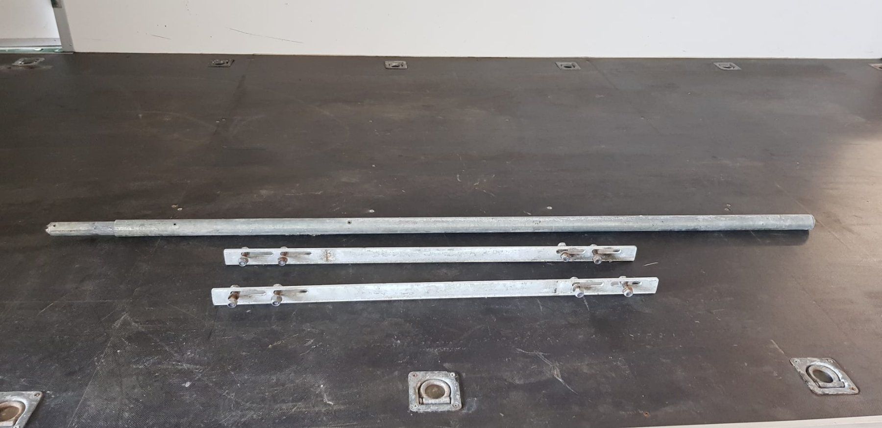 Rimorchi: Radstopper System Autotransporter & Sachtransporter – Usato da Unterägeri venduto da Chartbreaker 4