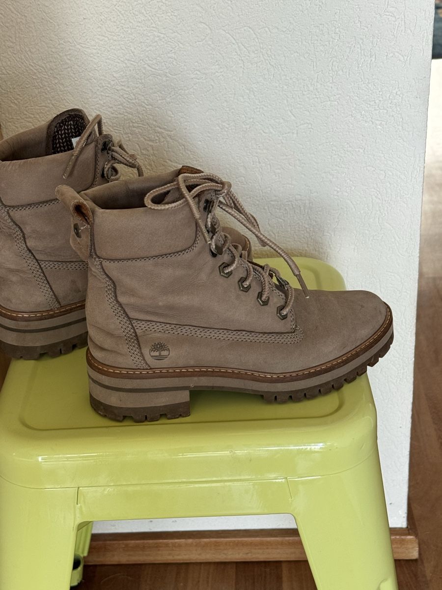 Timberland Scarpe da donna: Bottines Timberland en cuir, taille 37 – Usato da Boudry venduto da ren_k2vs