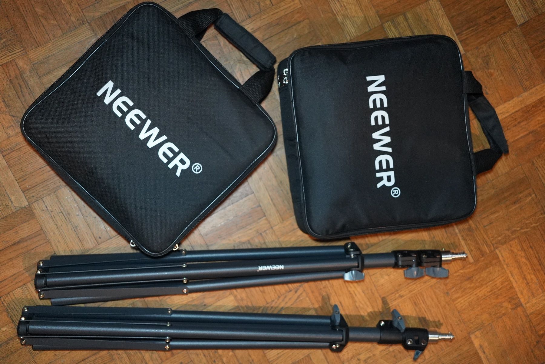 Laboratorio & Camera oscura: Neewer Kit 660 Bi Color LED Studioleuchte – Usato da Liestal venduto da saj_5blt