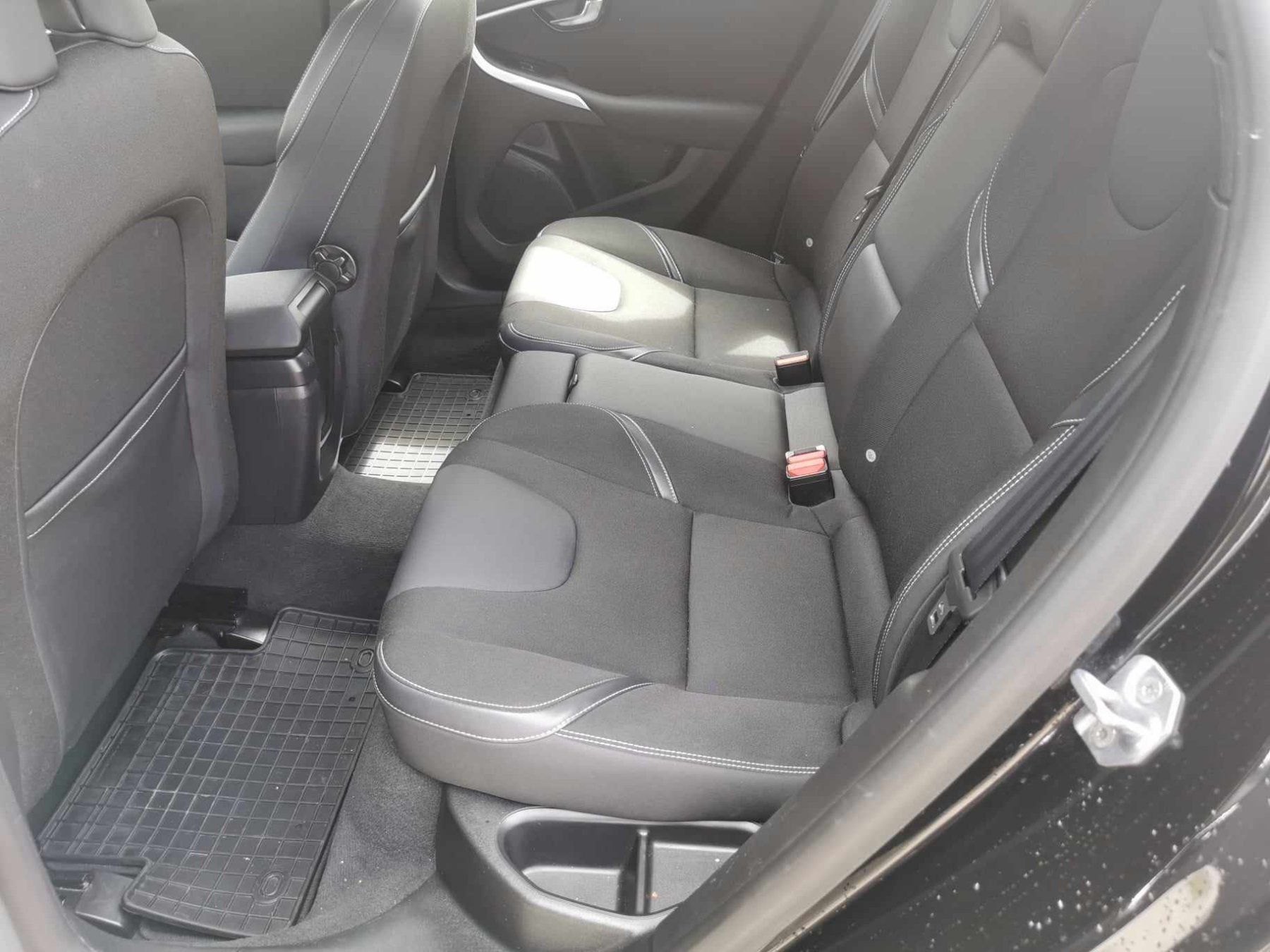 Volvo Automobili: Volvo v40 – Usato da Märstetten venduto da somer83 6
