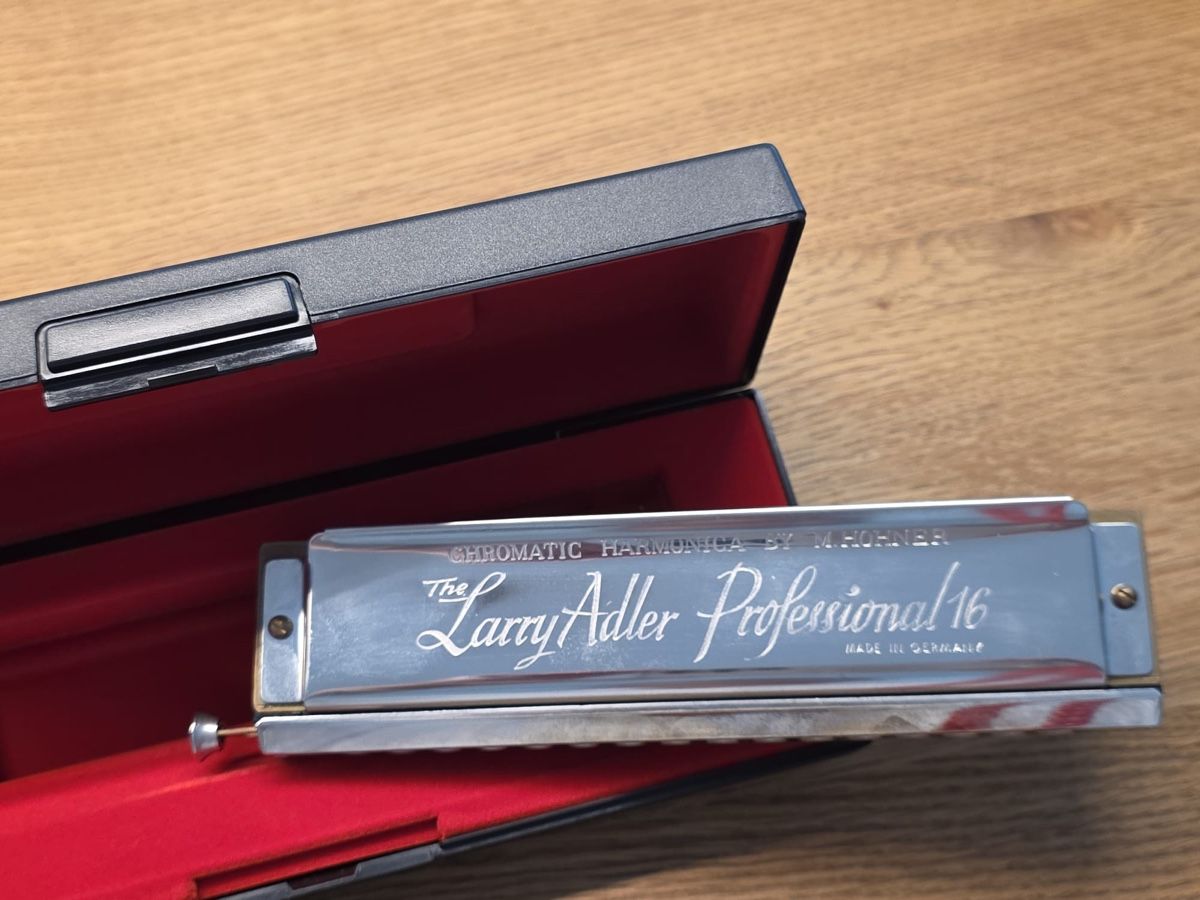 Musikinstrumente: M. Hohner Larry Adler Professional 16 Chromatic Harmonica – Gebraucht aus Mumpf von Spannset