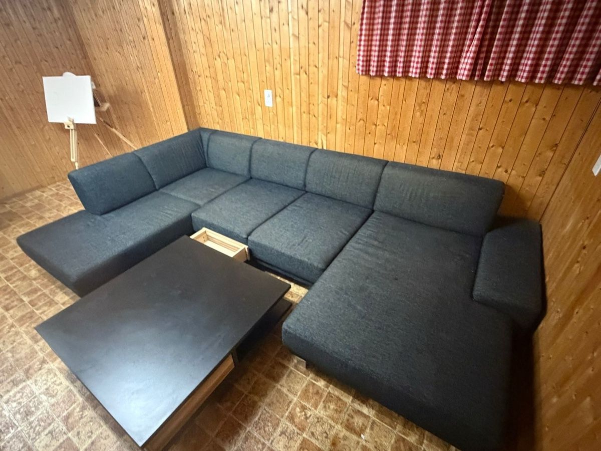 Tische: Couchtisch – Gebraucht aus Wil SG von elinagsh 1