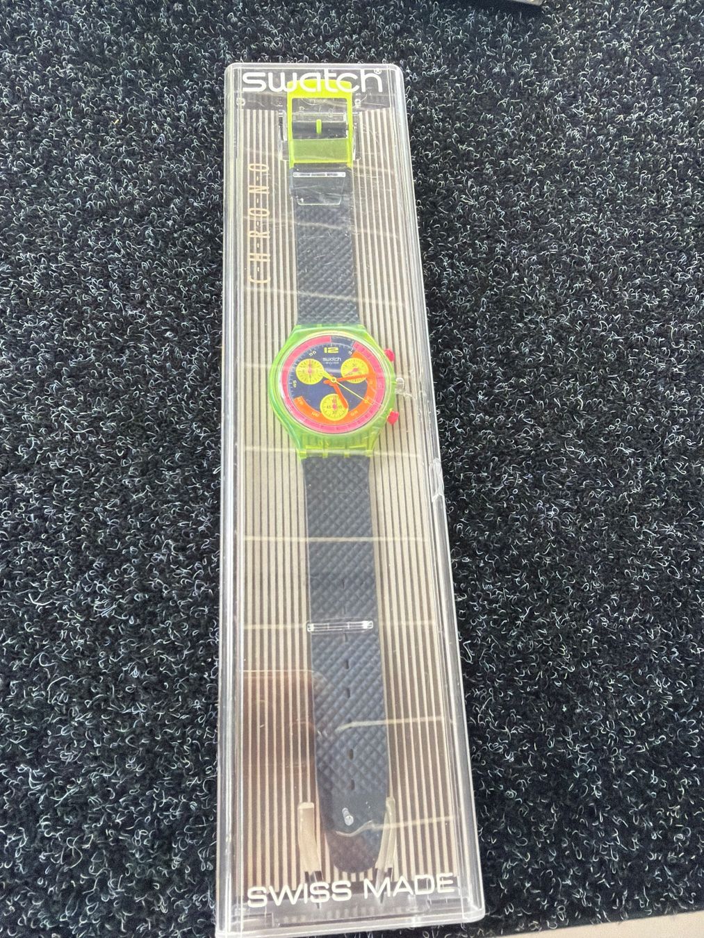 Swatch Uhren: Swatch Neon Chrono Grande – Gebraucht aus Schlieren von Luxury.Time