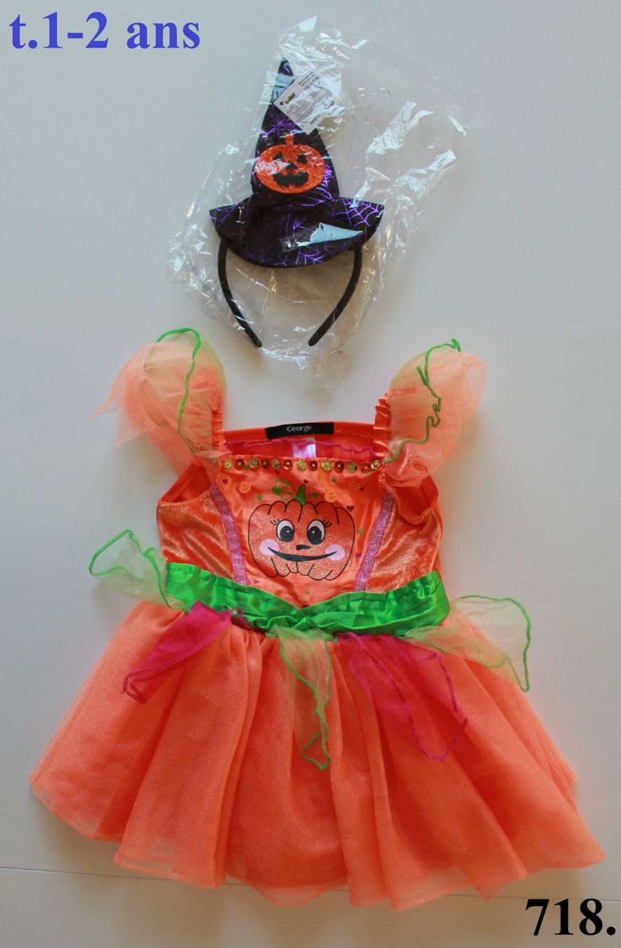 Costumi: Costume sorcière / Hexe t. 1 - 2 ans – Usato da Peseux venduto da CoolShoping