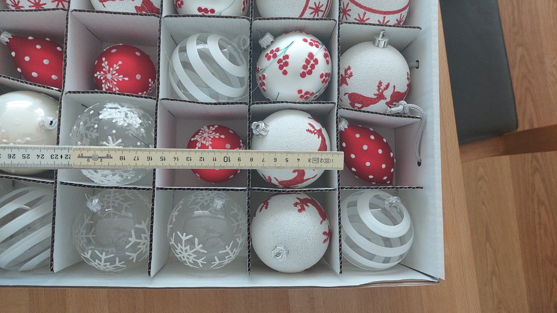 Tutte le decorazioni: Weihnachtskugeln Set, Rot-Weiss, neuwertig – Usato da Kaltbrunn venduto da AB92 4