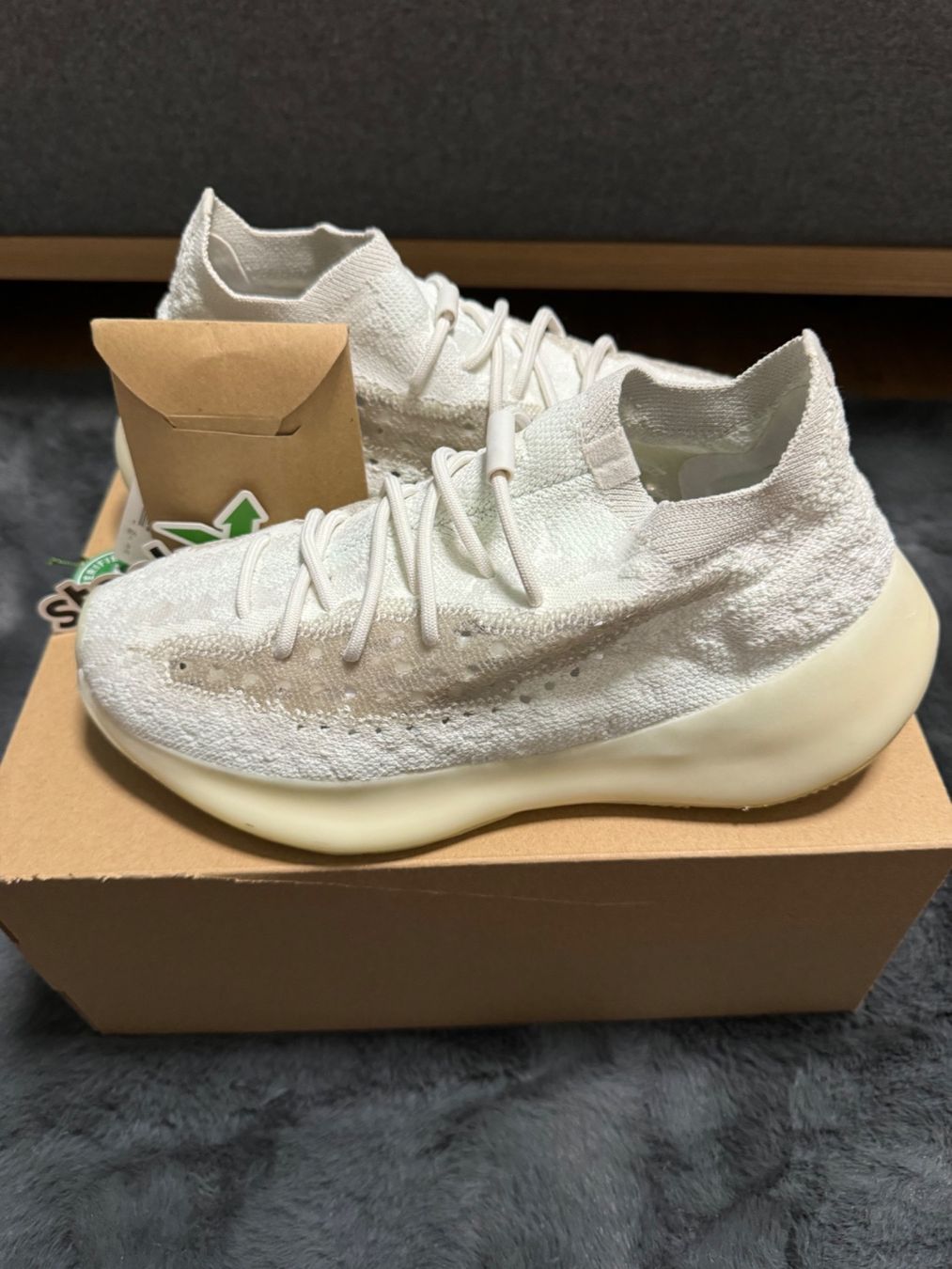 Adidas Scarpe da uomo: Yeezy 380 Calcit – Nuovo (secondo la descrizione) da Wollerau venduto da Marion_Jarno
