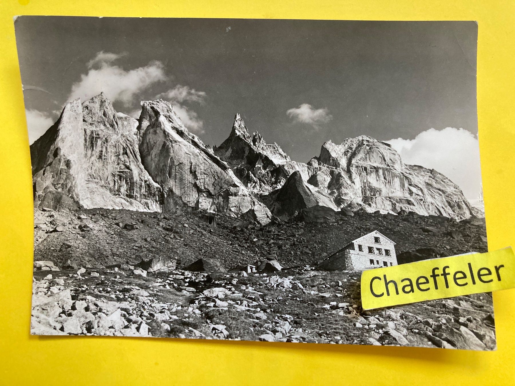 Ansichtskarten: 1958  3882 Scioragruppe mit Hütte – Gebraucht aus Zürich von Chaeffeler
