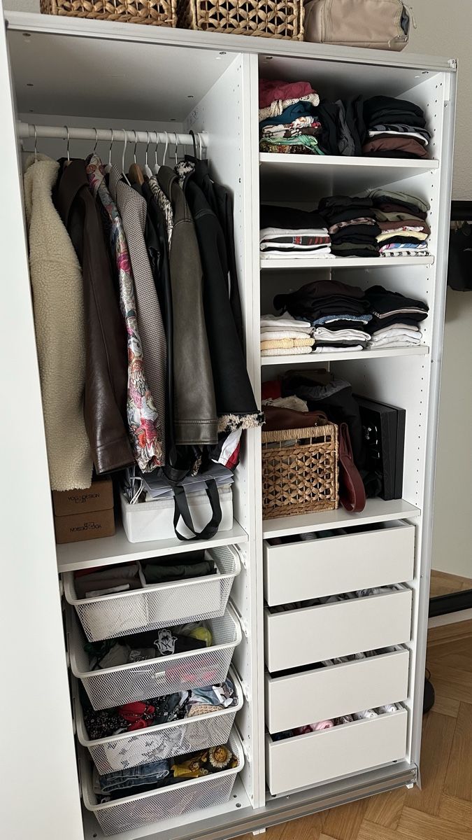 Armadi: Ikea Kleiderschrank – Usato da Zürich venduto da vel_ro21 1