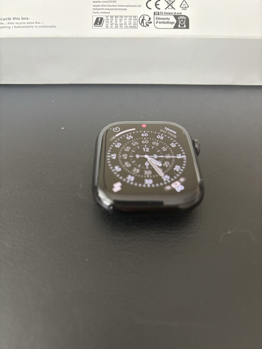 Apple Smartwatch: Apple Watch Series 10 46mm Jet Black Cellular – Usato da Oberdiessbach venduto da Npss 1