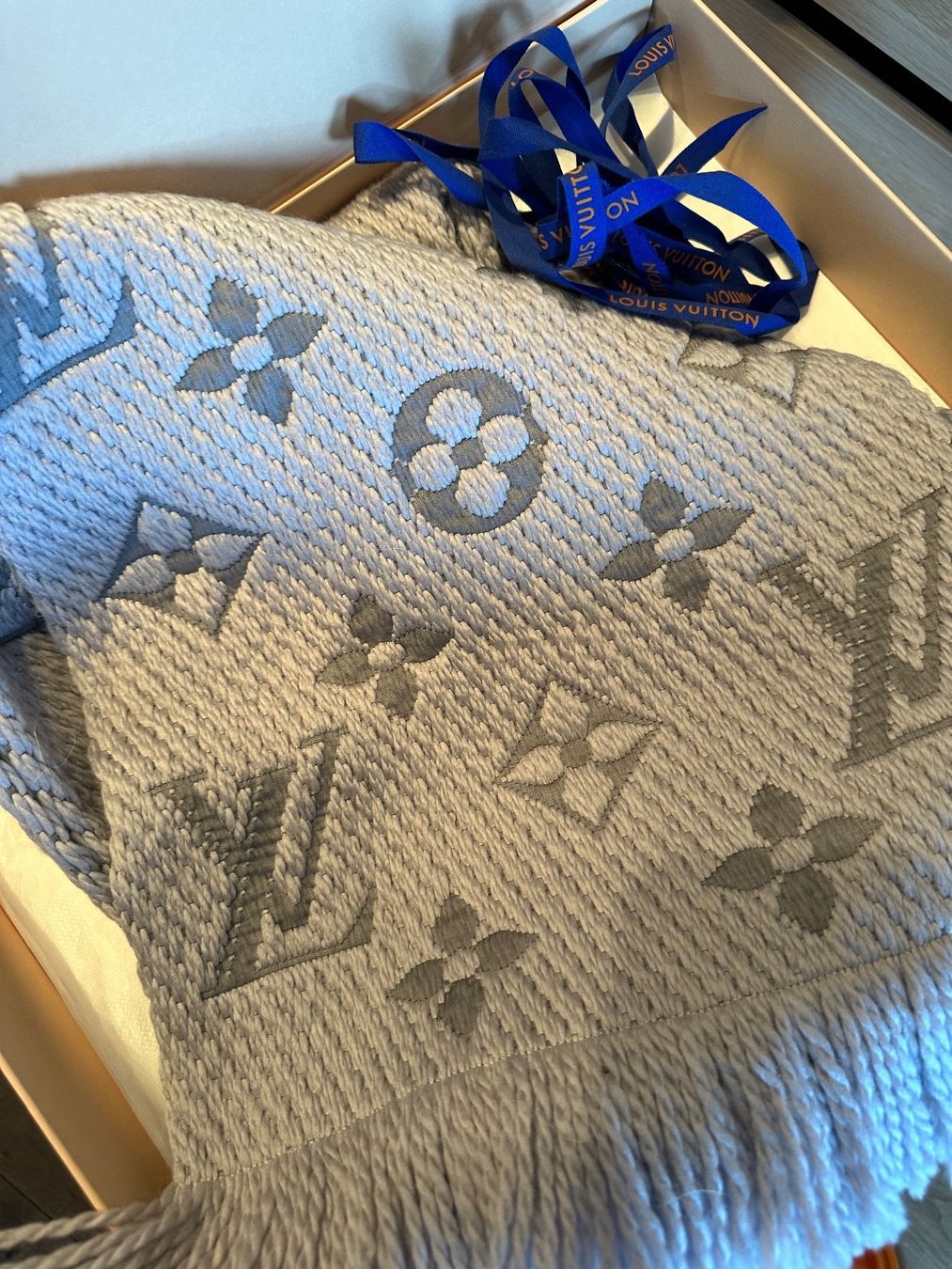 Louis Vuitton Foulard & Sciarpe: Louis Vuitton écharpe – Nuovo e nell'imballaggio originale da Pully venduto da Natala 2