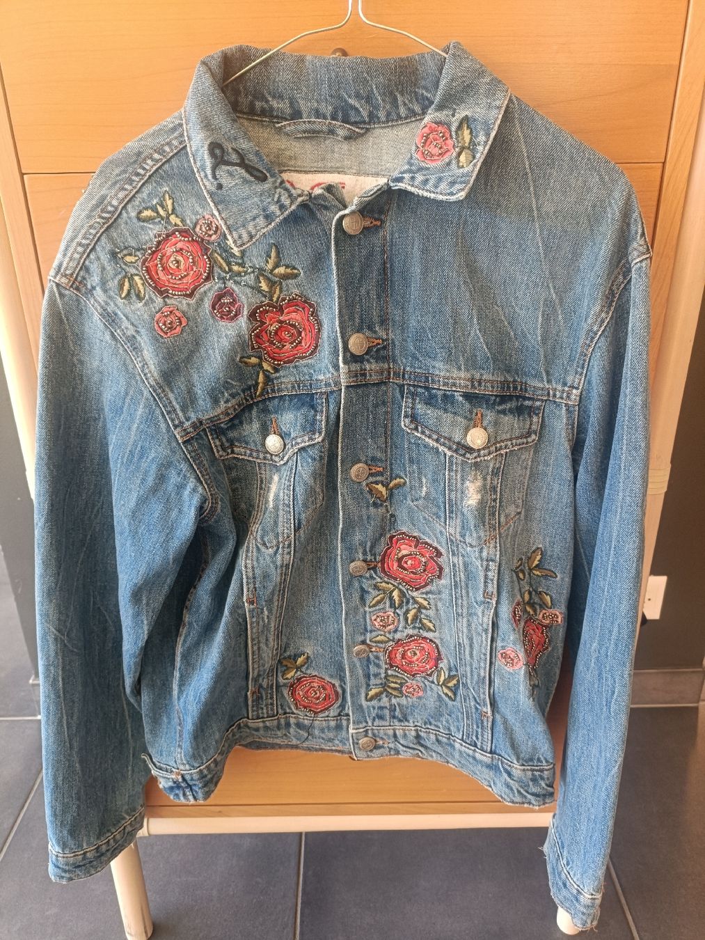 Zara Giacche: Veste en jean "Love Roses", taille M – Nuovo (secondo la descrizione) da Pringy venduto da kat_t9c7