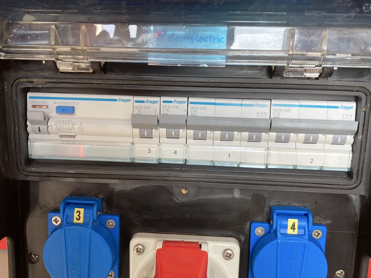 Elettrotecnica: Stromverteiler DEMELECTRIC – Nuovo (secondo la descrizione) da Hünenberg venduto da Abtech 2