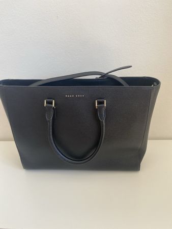 Borsa Hugo Boss nera, perfetta per l'ufficio
