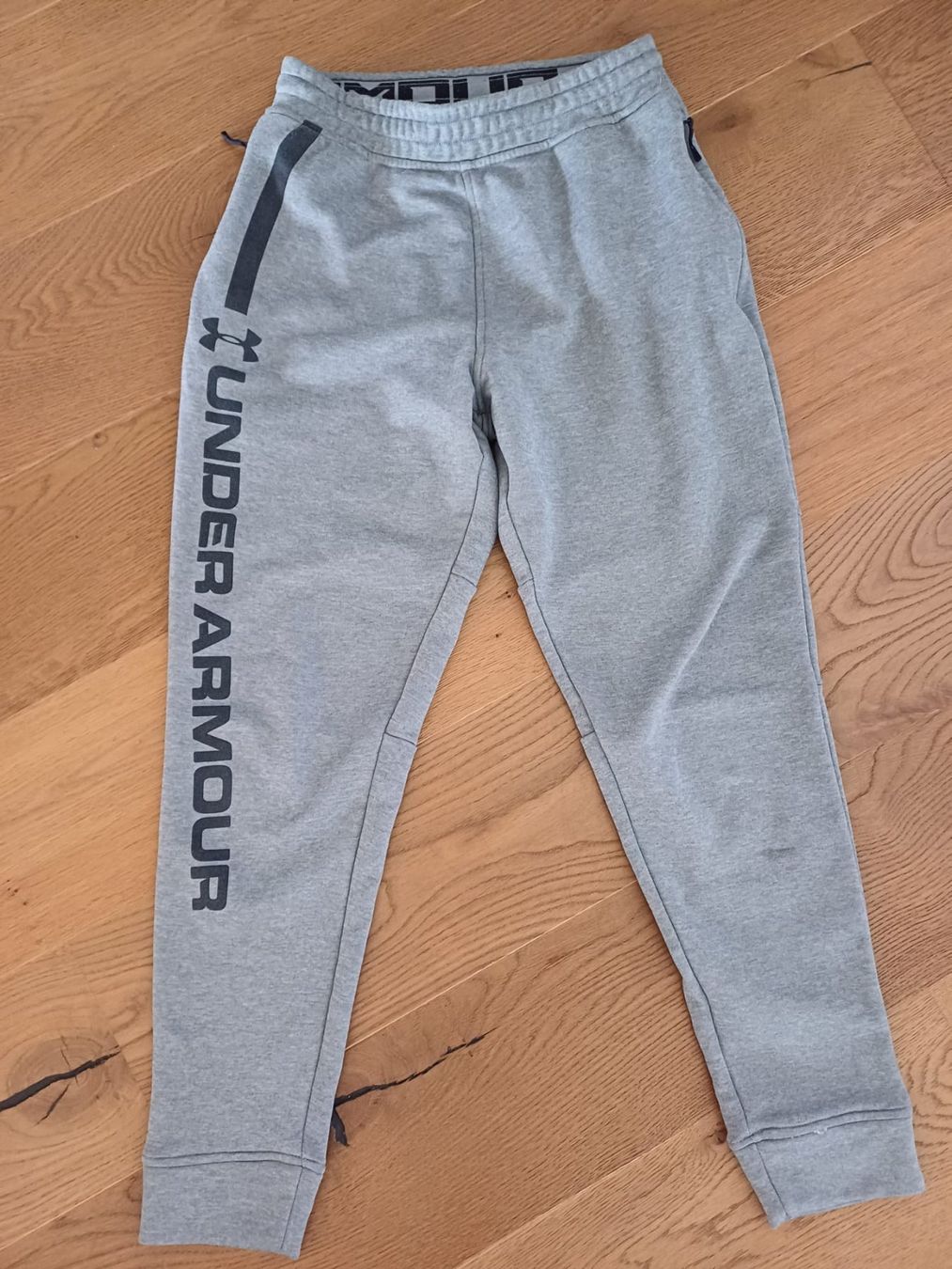 Under Armour Hosen: Trainerhose Under Armour – Gebraucht aus Gerolfingen von Gazouille62