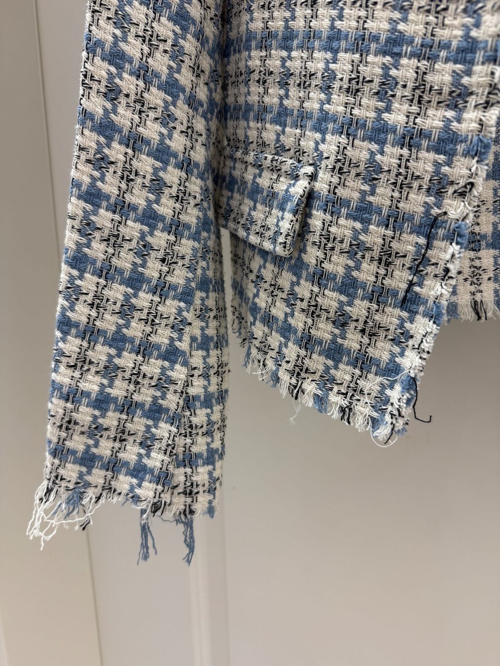 Zebra Giacche: Veste effrangée bleue et blanche neuve – Usato da giffers venduto da sev_c9x9 3