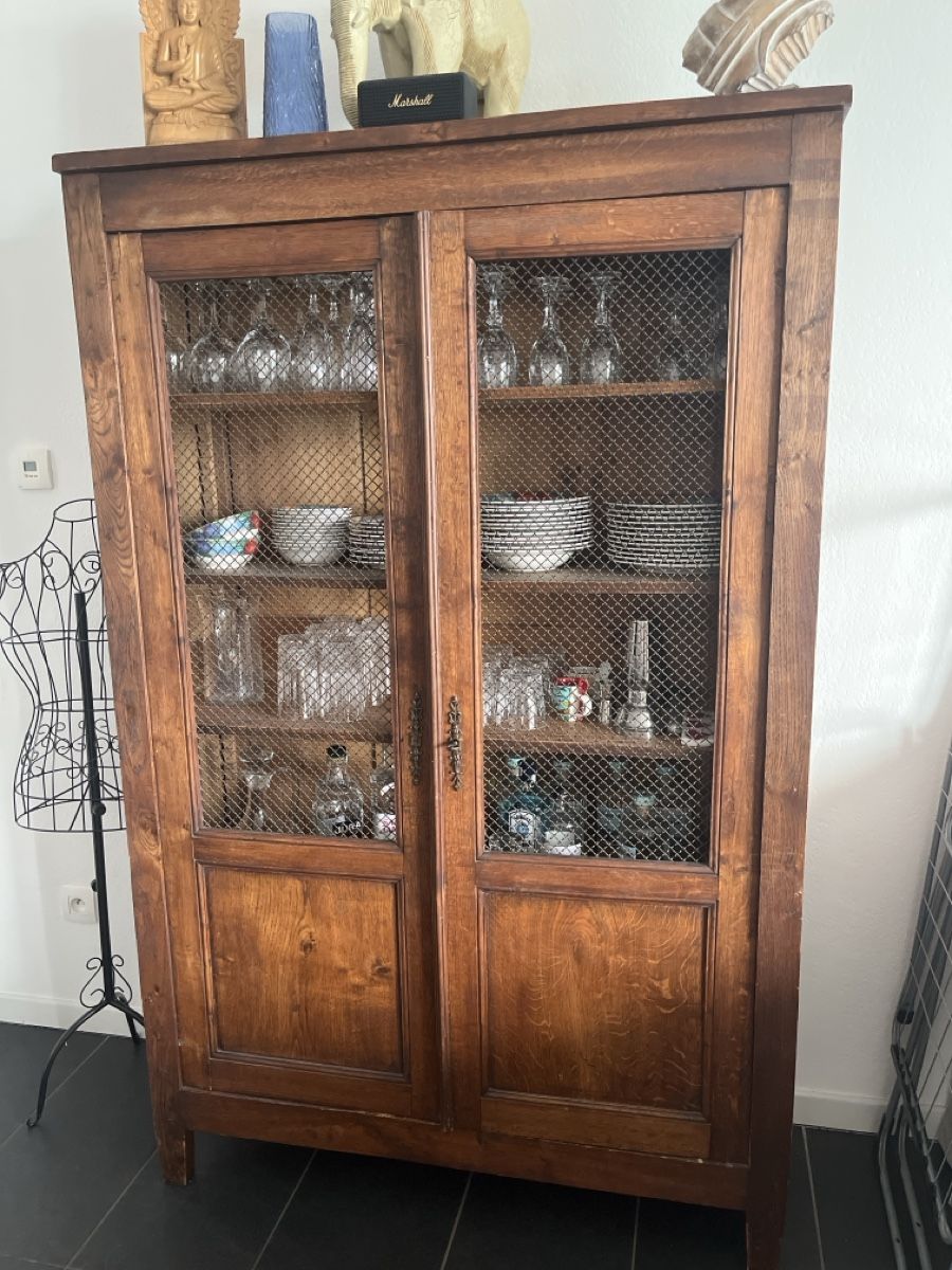 Buffets: Splendide vaisselier garde manger bois / fer forgé  – D'occasion à Lausanne par ech_rn8x