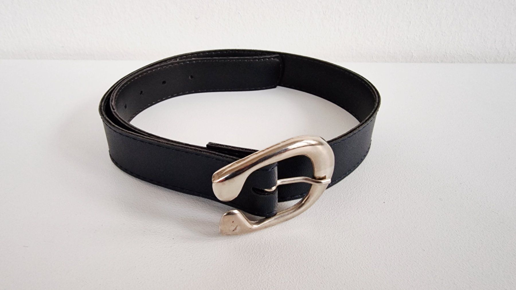 Cinture: Damen Gürtel 63-73cm Schwarz Kunstleder – Usato da Hallau venduto da CHACLA