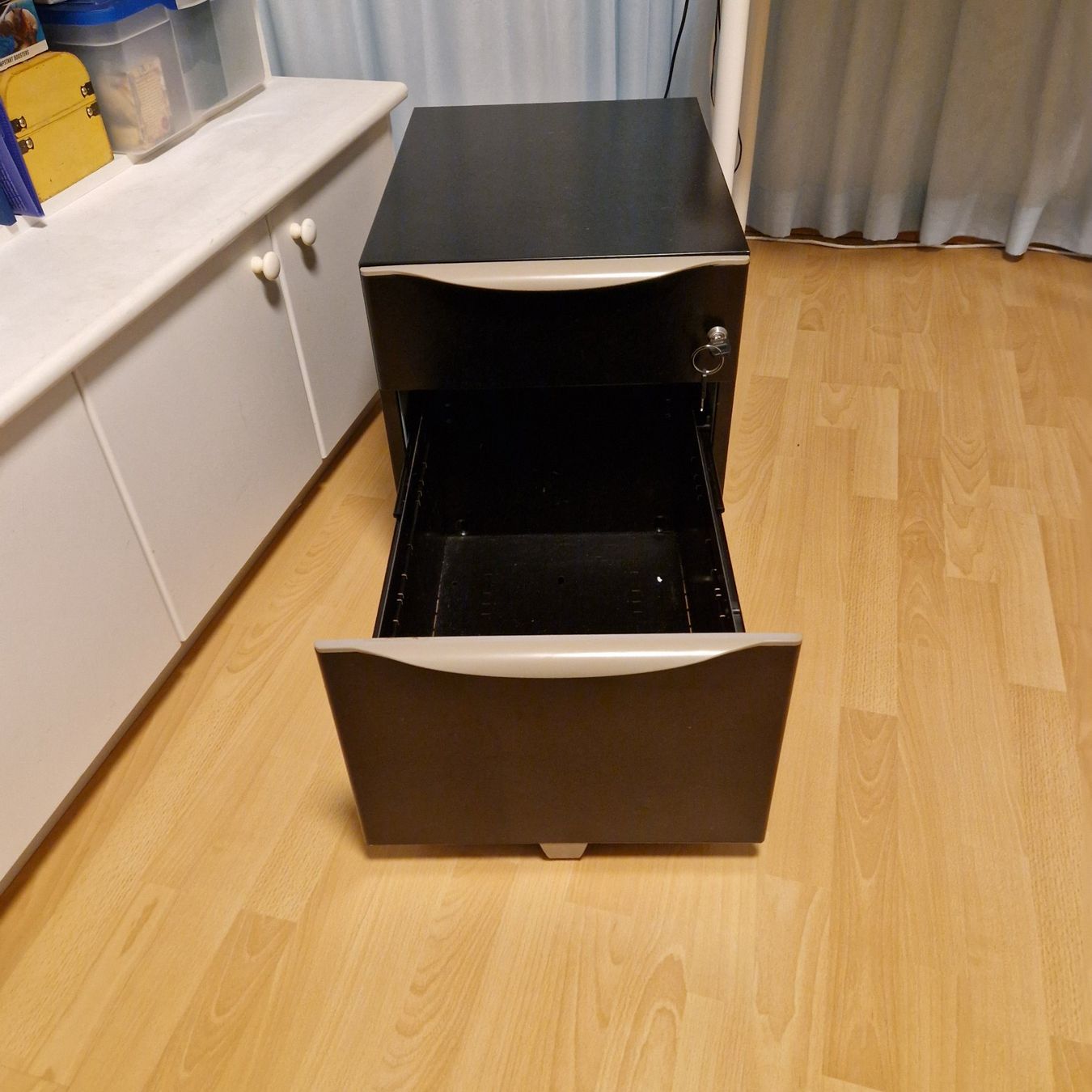 Banconi: Korpus, abschliessbar, – Usato da Schüpfen venduto da Rollingdancer91 2