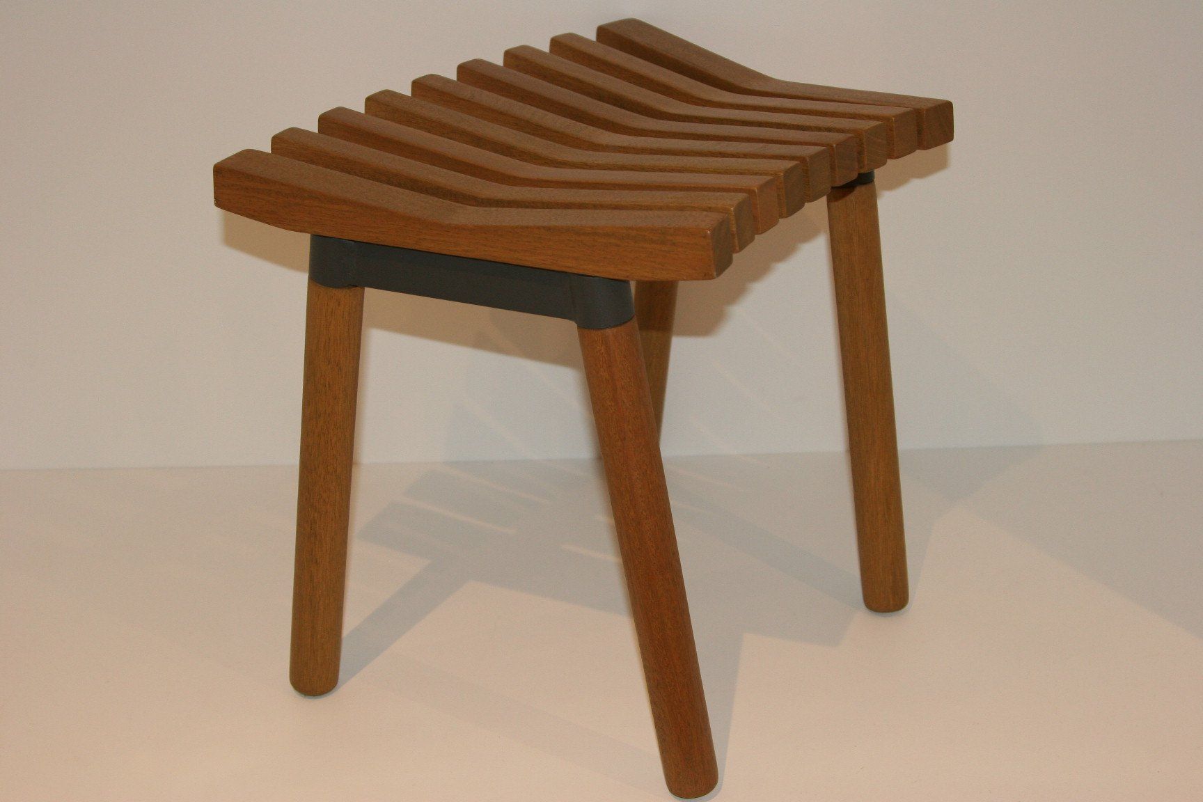 Ikea Tabourets: Hocker Ikea "Överallt" Holz dunkel – D'occasion à Büren an der Aare par Sabinem71 1