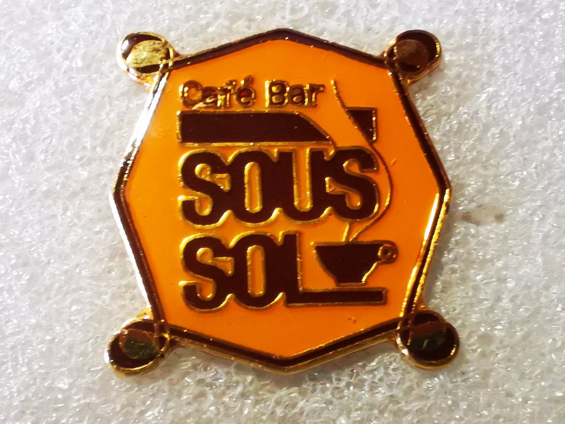 Placchette & Badge: Ansteckpin 93: Sous Sol – Usato da Oppligen venduto da Pin-Fall-Shop