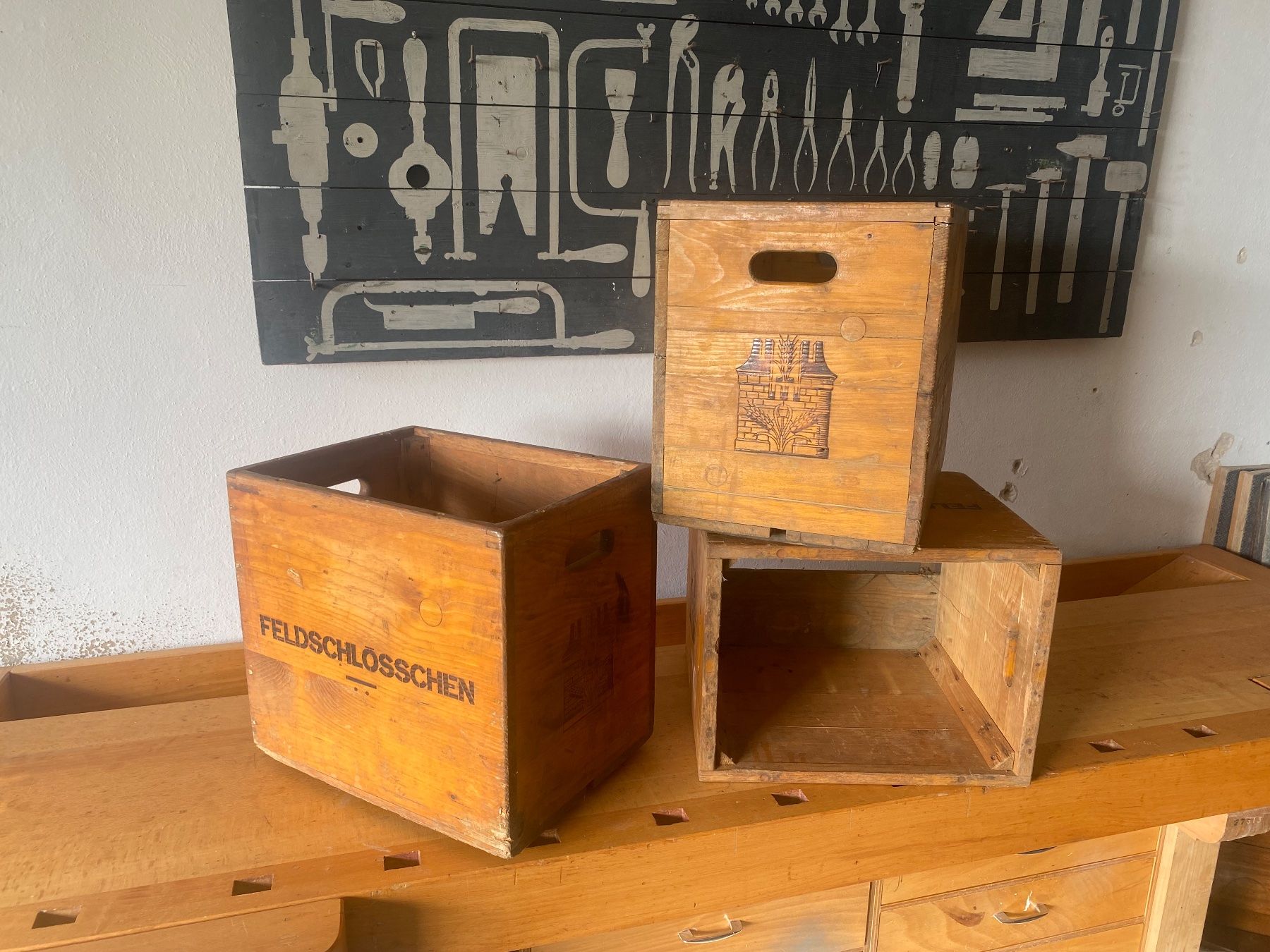 Casse di vino e birra: Schöne alte Feldschlösschen Bier-kisten – Usato da Seewen SO venduto da Nordic-Old-Fashion 5