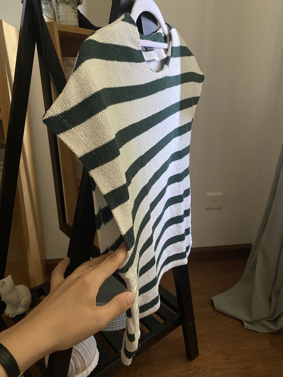 Zara Tops: Pull Zara rayures vertes blanc taille S – Neuf (Voir description) à Villars-sur-Glâne par mel_6q5w 1