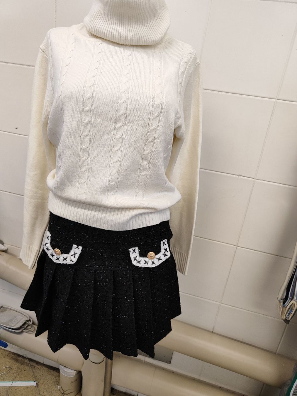 Lotti di vestiti: 3 teiler Pulli Jupe und übergangsjacke Gr 36 – Nuovo e nell'imballaggio originale da Langnau am Albis venduto da Judithsebi 3