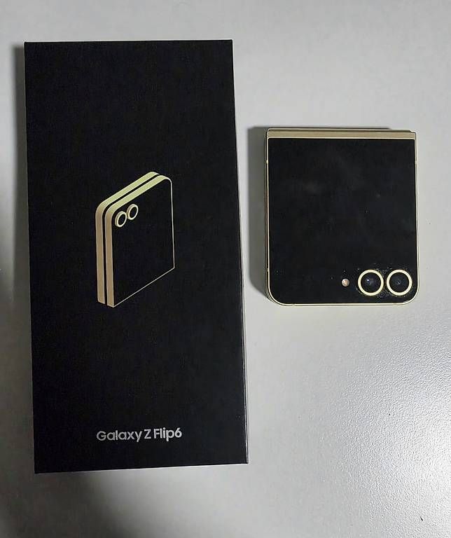 Samsung Handys / Smartphones: Samsung Flip 6 – Gebraucht aus Bolligen von bobbone3