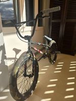 BMX MB 20'  pneu Cult Vans 