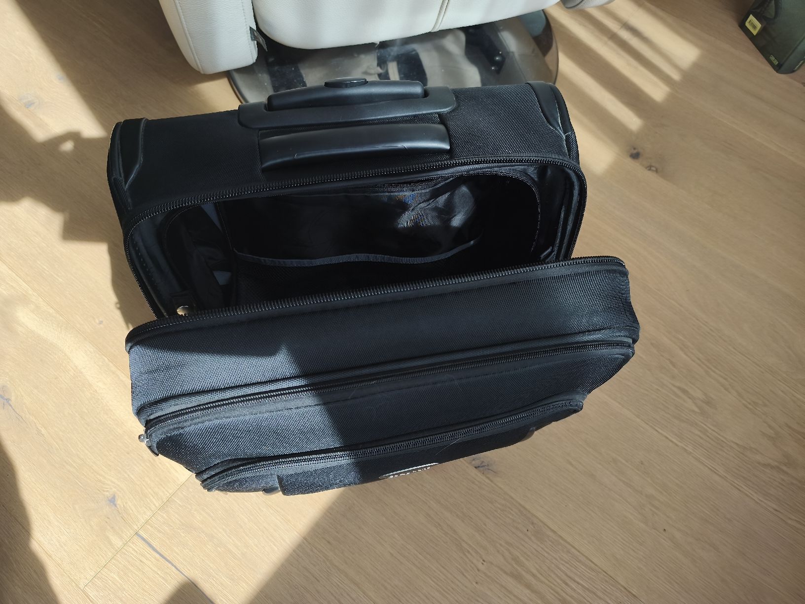 Altro in Aeronautica: Samsonite Trolley Top Zustand! – Nuovo (secondo la descrizione) da Möriken AG venduto da kar_y9cc 1