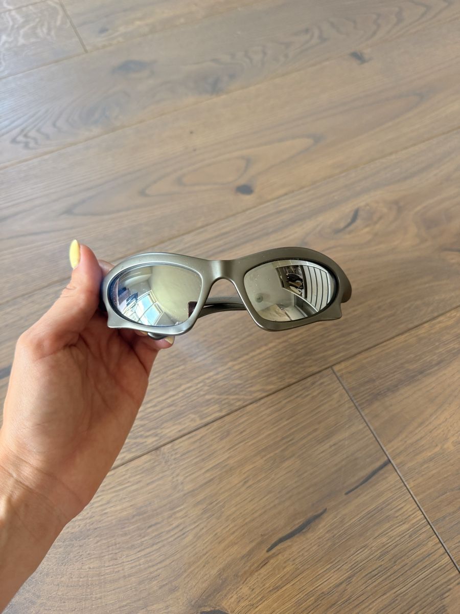 Balenciaga Lunettes & Verres: Balenciaga sunglasses with case – D'occasion à Zürich par Bellinka23 1