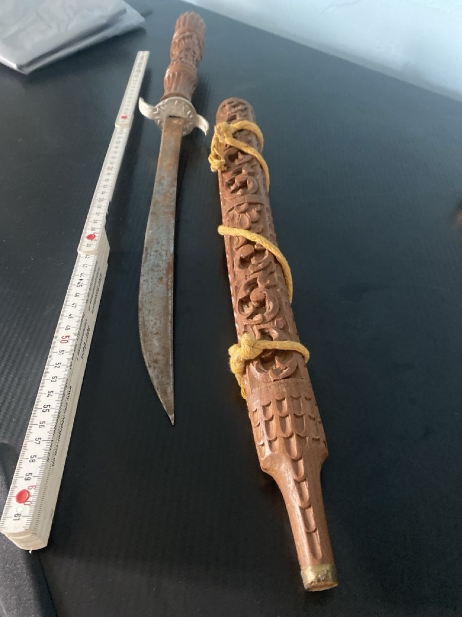 Besteck: Dolch mit Holzscheide geschnitzt gebraucht – Gebraucht aus Flumenthal von guz_ld76 3