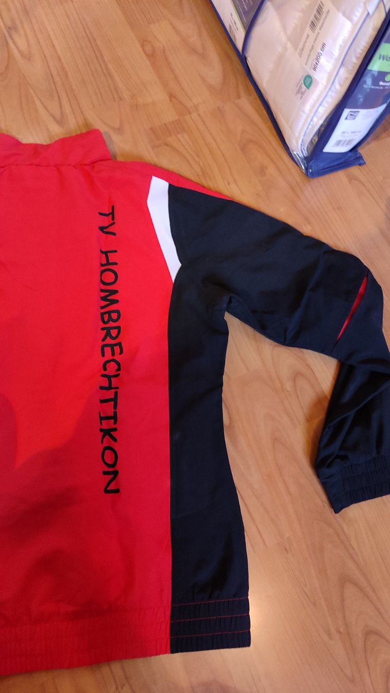 Adidas Lotti di vestiti: Sportjacken, Gr. M, wie neu, Set – Nuovo (secondo la descrizione) da Brüttisellen venduto da nic_xm7s 2