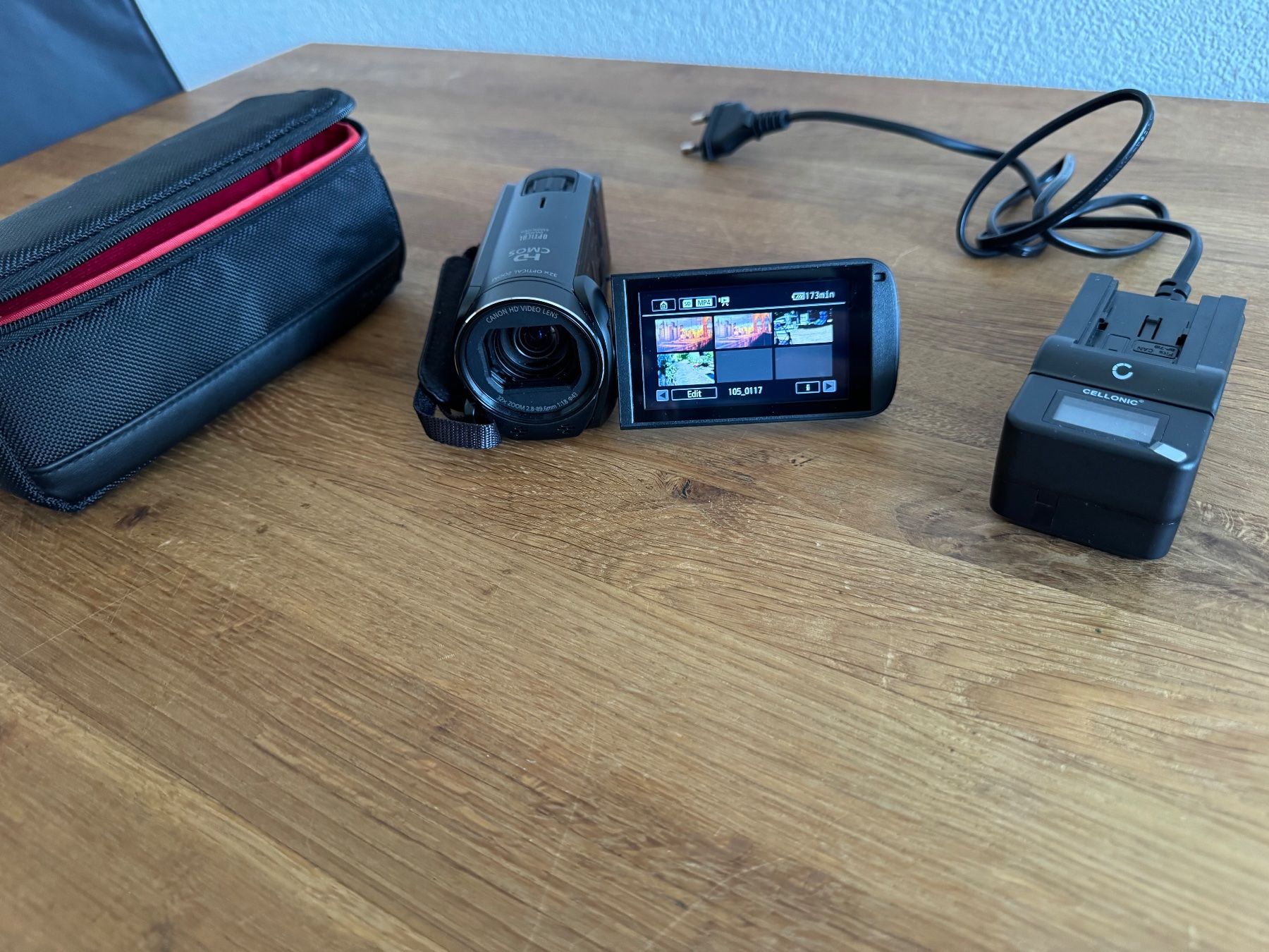Canon Camcorder: Canon LEGRIA HF R806 – Neu (gemäss Beschreibung) aus frauenfeld von pipi018