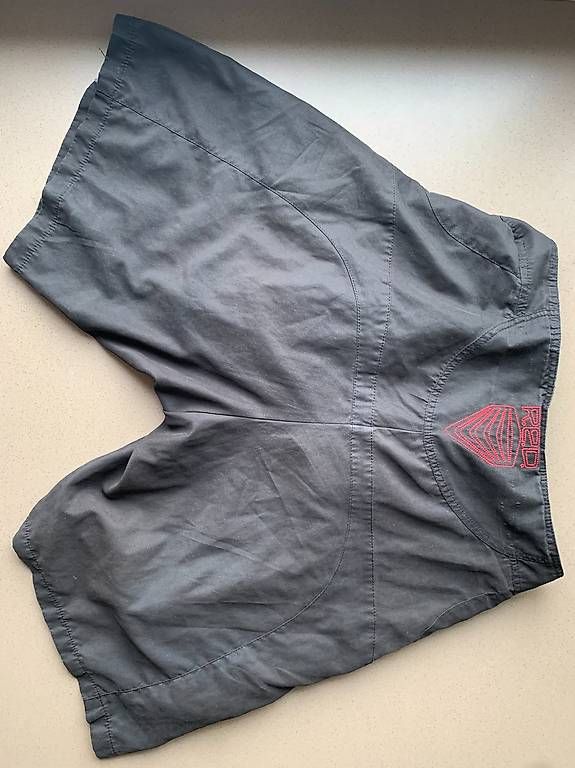 Protezioni & Imbottiture: Protektor Shorts Soft Protection RED by Burton – Usato da Seewen Sz venduto da car_95zr 1