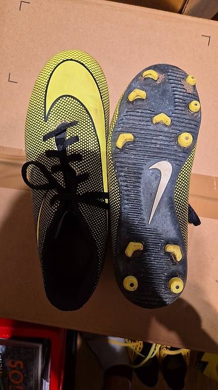 Chaussures hommes: Fussballschuhe – D'occasion à Jona par cri_8k9k 2