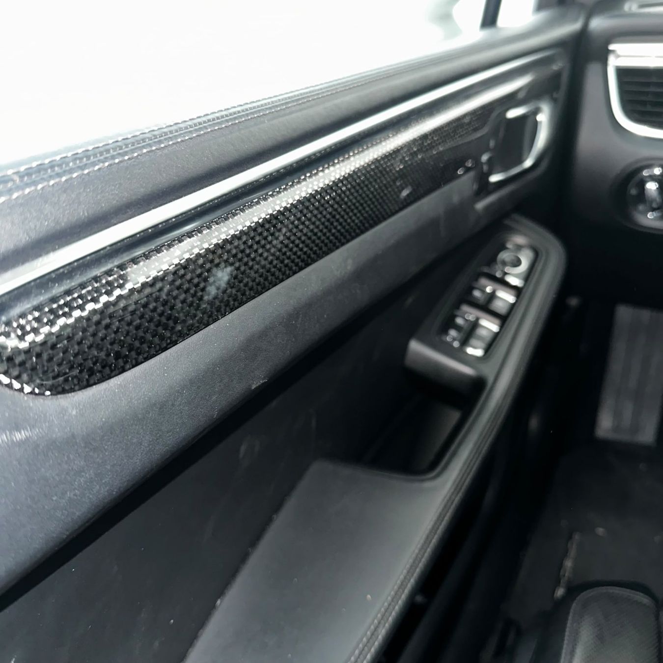 Porsche Autos: Porsche Macan Turbo 2015 mit Frontschaden oder Einzelteile – Defekt aus Lachen SZ von ennioc 9