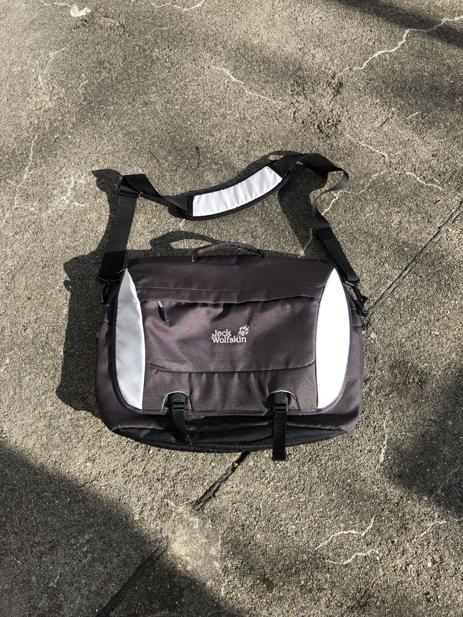 Jack Wolfskin Borse: Jack Wolfskin messenger bag – Usato da Fribourg venduto da ann_l9b7