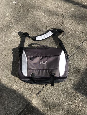 Jack Wolfskin messenger bag