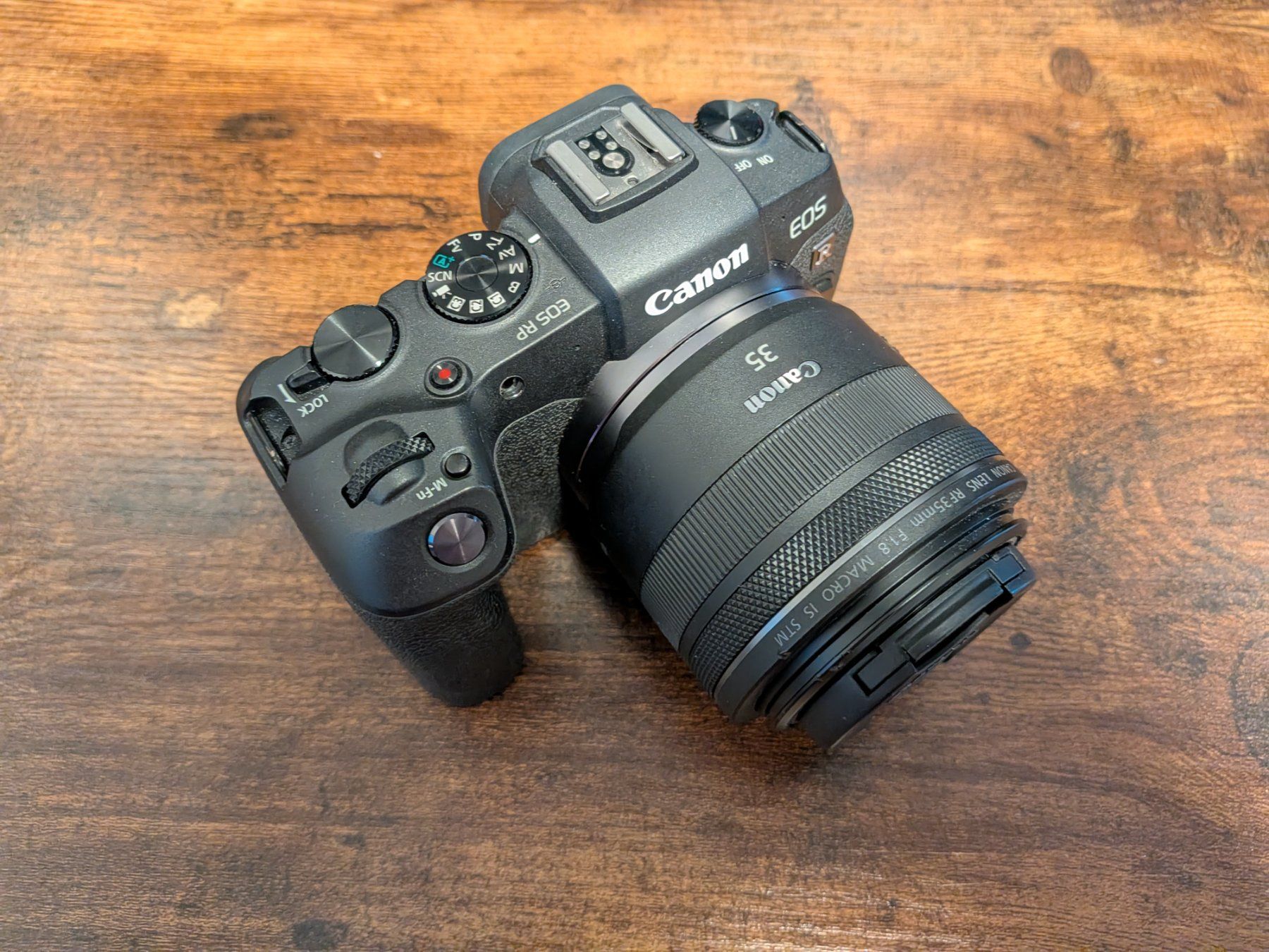 Canon Fotocamera: Canon RP mit RF 35mm f1.8 – Usato da Bülach venduto da benzcly