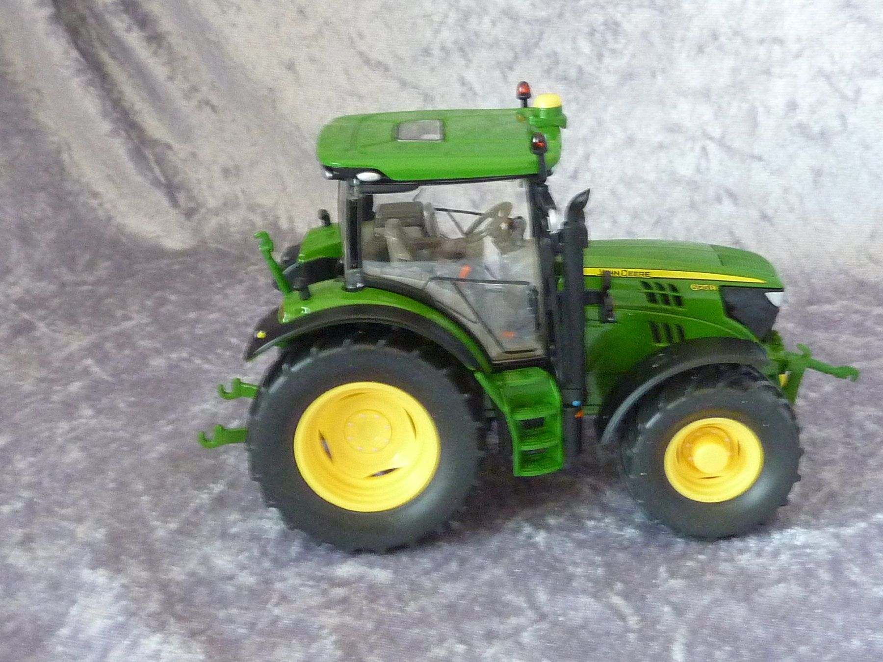 Modellbausätze & Standmodelle: John Deere 6125R  1:32 – Neu (gemäss Beschreibung) aus Dürrenäsch von modellautos4you 3
