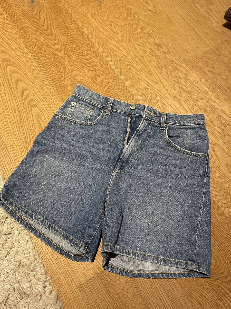 Jeans: Jeans Shorts Gr. 38 – Gebraucht aus Bischofszell von krass13