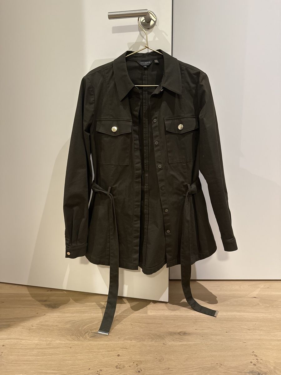 Ted Baker Vestes: Ted Baker - Übergangsjacke – D'occasion à Pfäffikon ZH par she_58bm