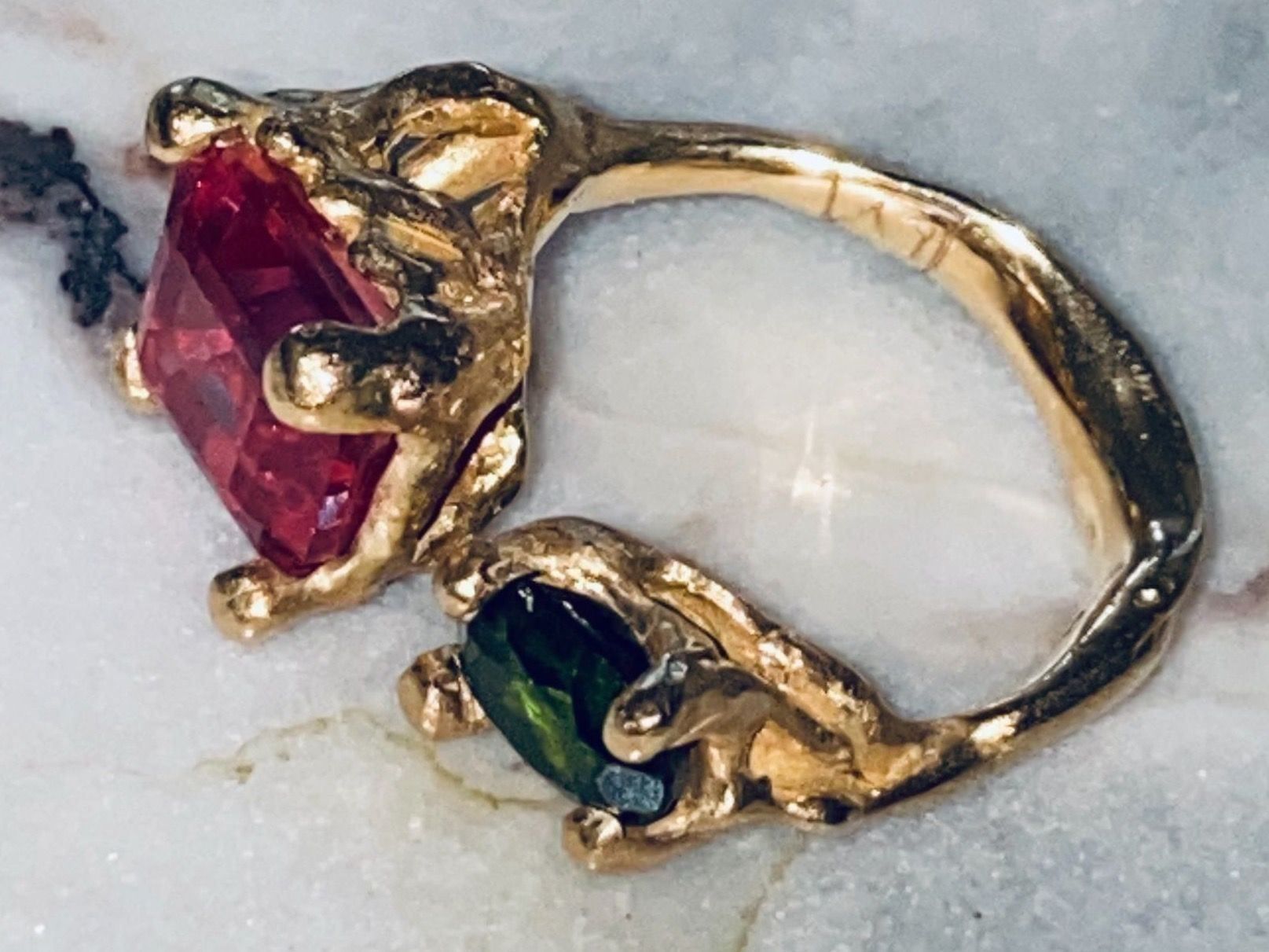 Llan Valls Joies Ringe: LLAN VALLS©️™️ Stackable Padparadscha Sapphire Green Garnet – Gebraucht aus Birsfelden von Brut 5