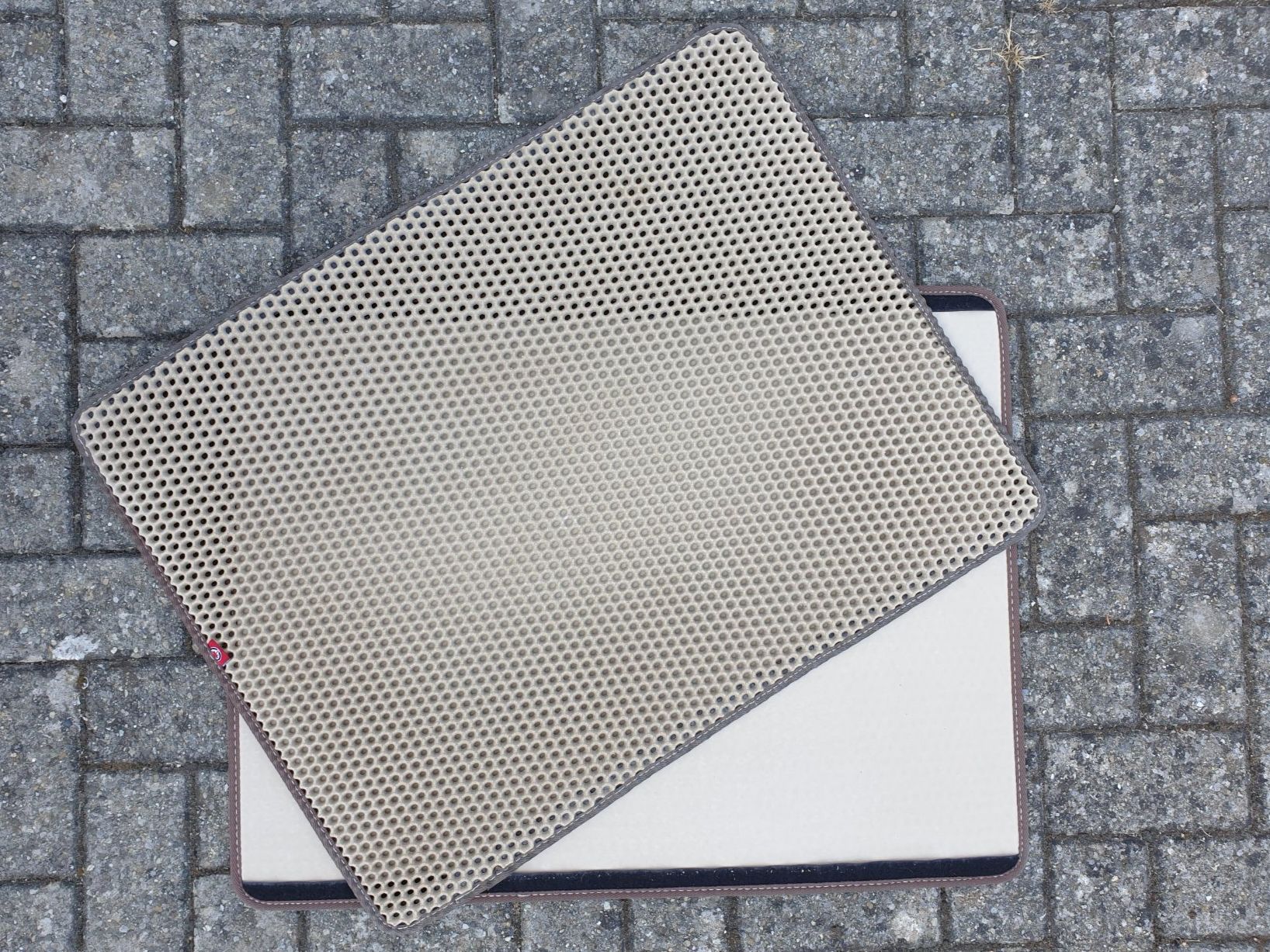 Tapis de sol: Orginal Kanada Katzenstreumatte – D'occasion à Riedtwil par Karius_baktus 1