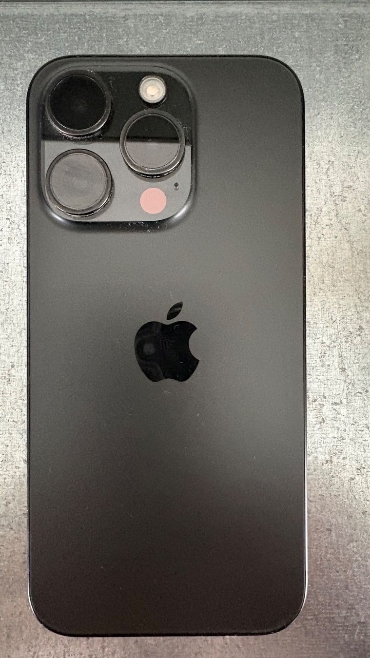 Apple Telefoni cellulari / Smartphones: iPhone 15pro, 128GB, schwarz, ab CHF 1.-- – Usato da Zürich venduto da lppes 4