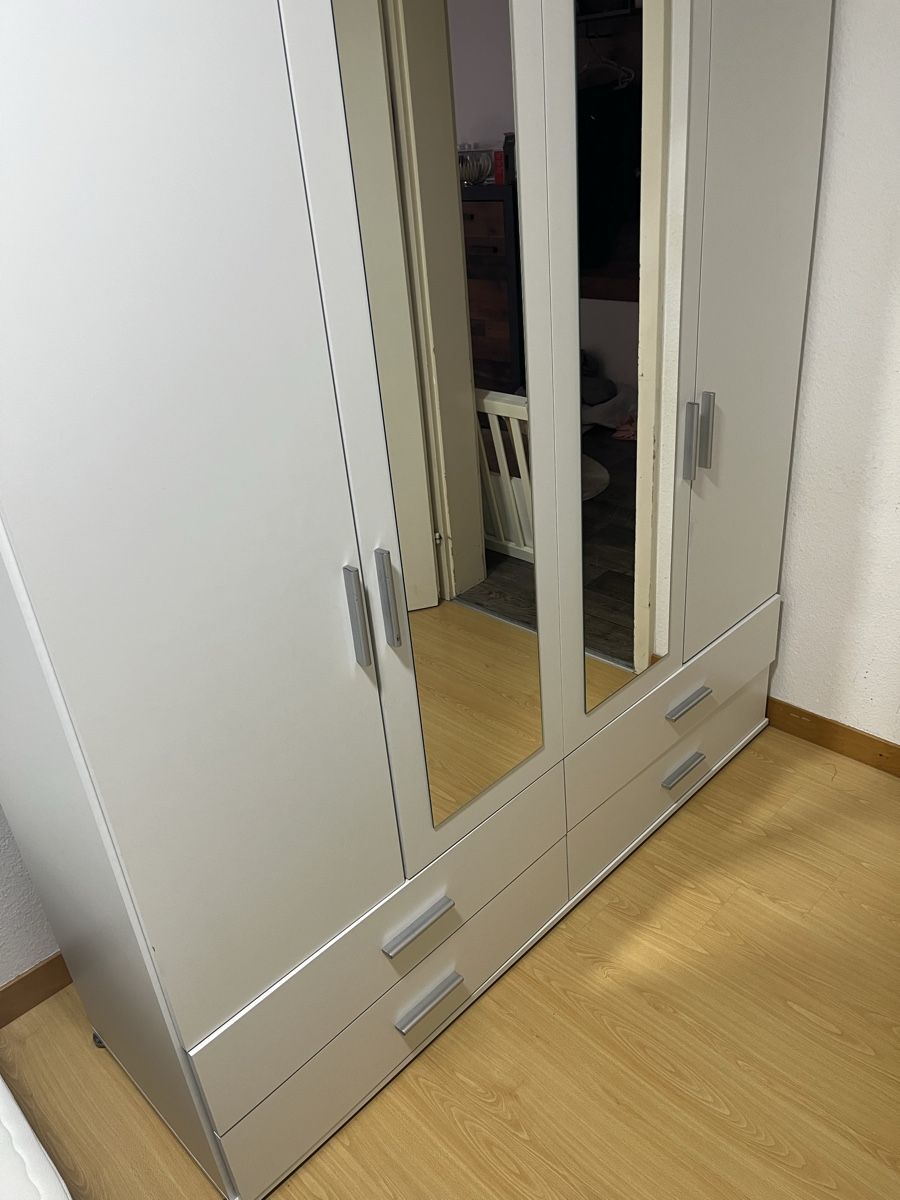 Armadi: Kleiderschrank  – Usato da Hägendorf venduto da Rejanbe