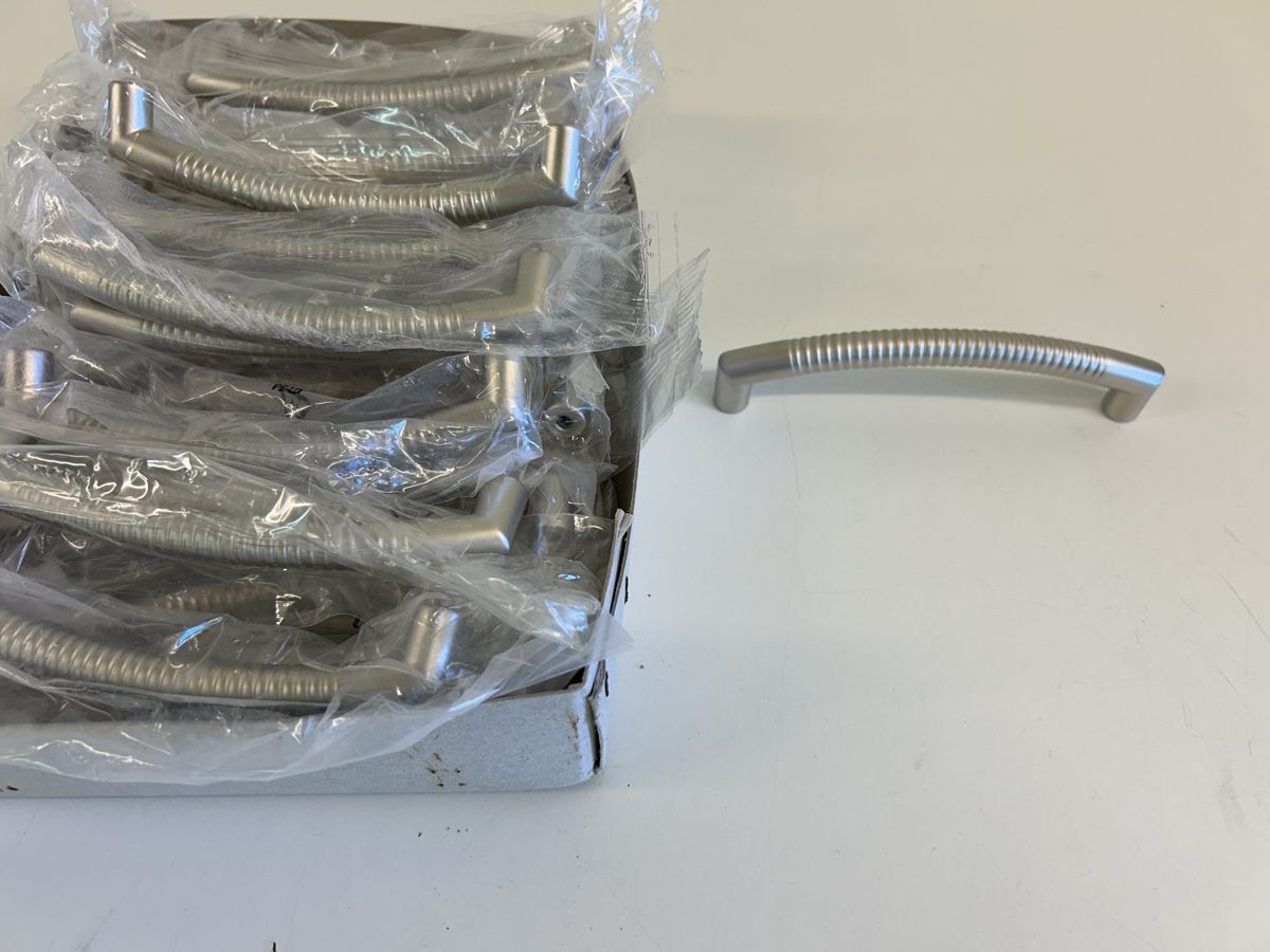 Ferramenta: Möbelgriff 36 Stück Bohrmass 128mm – Nuovo (secondo la descrizione) da Schenkon venduto da Paedy5