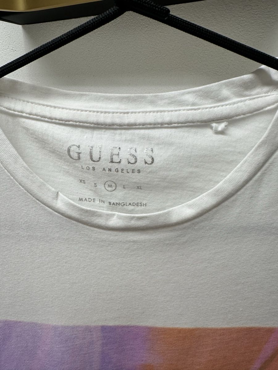 T-Shirts: Guess Damen T-Shirt Gr:M – Gebraucht aus Sevelen von Stopglobal. 2